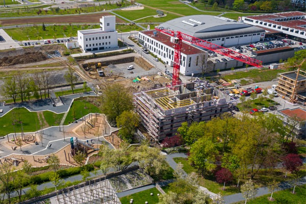 Drohnenaufnahme der Baustelle und Außenanlage Bauunternehmen in Würzburg