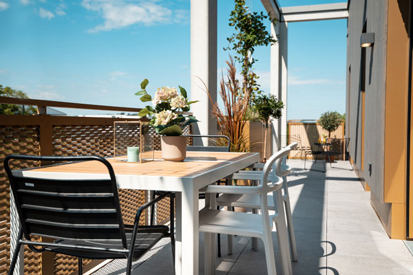 Balkon mit Bestuhlung