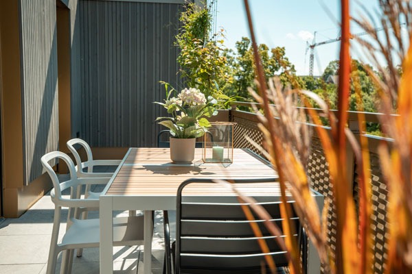 Balkon mit Bestuhlung