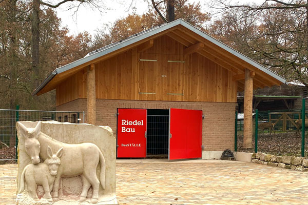 eselhaus im wildpark schweinfurt