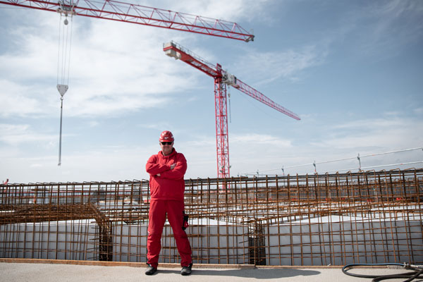 Person auf Baustelle